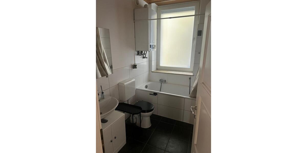 Erdgeschoßwohnung Krefeld - 2 Zimmer, 51 m&sup2;, 715&euro; | Angebot:25656584