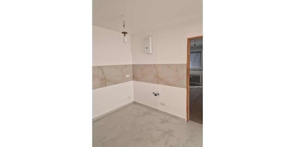 Erstbezug nach Sanierung – 4-Zimmer-Wohnung mit großem Balkon 4 zimmer