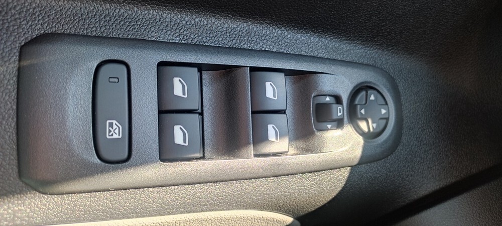 Peugeot Rifter L1 Active PureTech 110 81.000 km 15.900 € Köln 50667