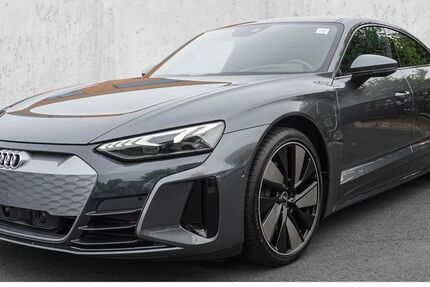 Audi e-tron GT 47.521 km 53.980 &euro; Düsseldorf 40474