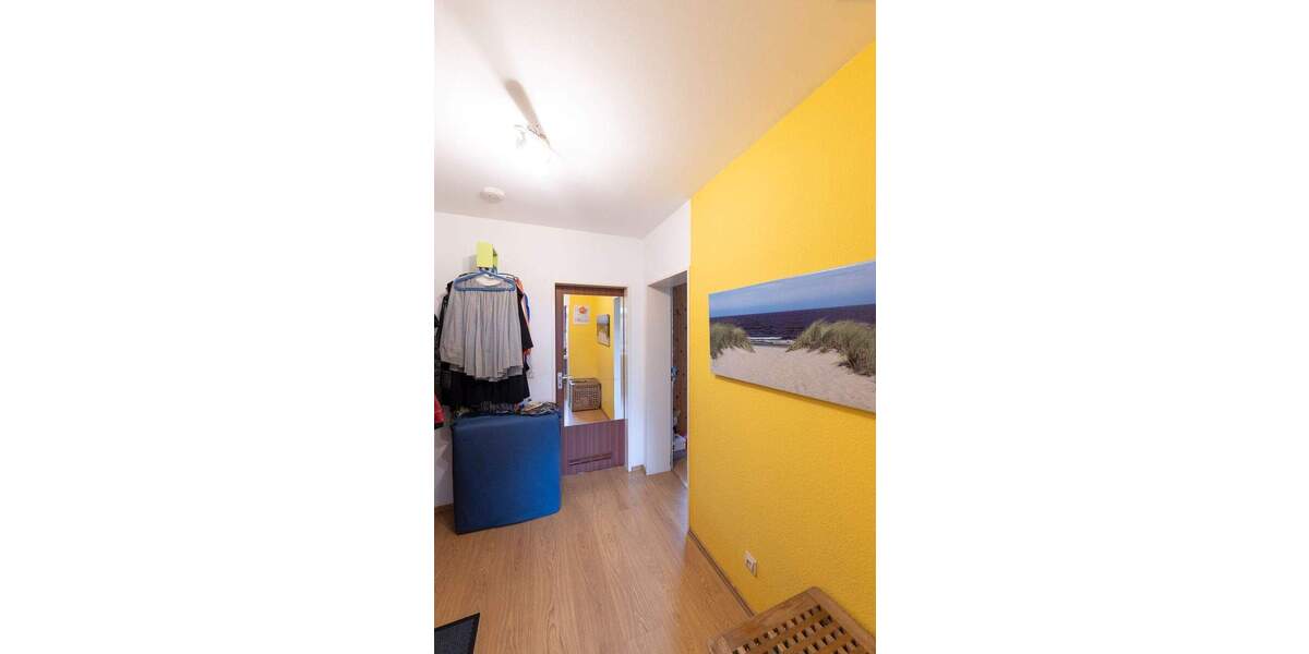 * hell + freundlich * 2 Zimmer * solide vermietet * 2 zimmer