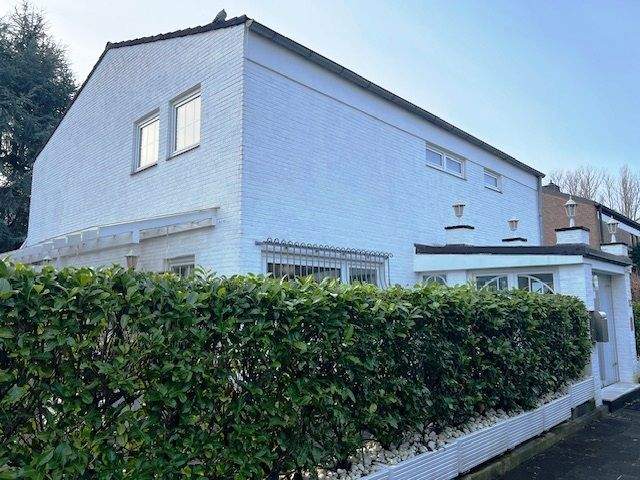 Einfamilienhaus Neuss Weissenberg - 6 Zimmer, 164 m&sup2;, 215.000&euro; | Angebot:25051272