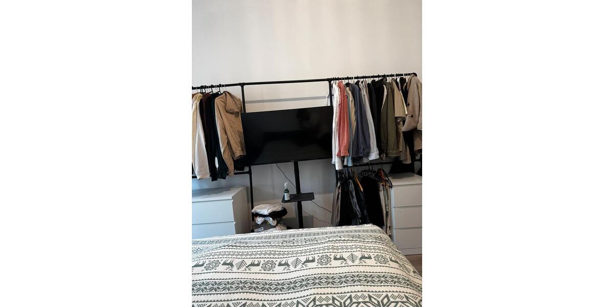 Möbliertes WG-Zimmer in 84 m² Wohnung zur Untermiete – Düsseldorf 1 zimmer