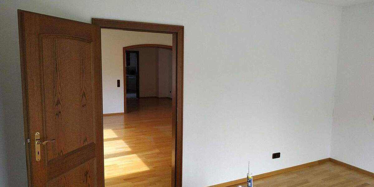 Etagenwohnung Krefeld Hüls - 2 Zimmer, 74 m&sup2;, 850&euro; | Angebot:25760379