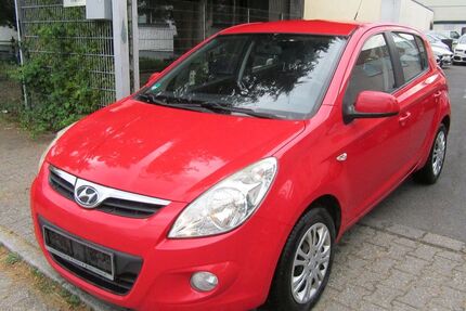 Hyundai i20 124.000 km 1.900 &euro; Düsseldorf 40231
