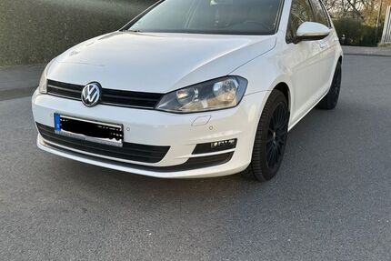 VW Golf 138.000 km 5.990 &euro; Solingen 42651