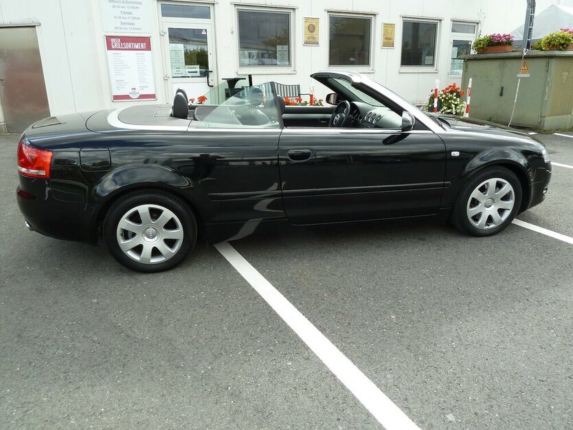 Audi A4 Cabrio 1.8 T Leder E-dach Navi kl. Mängel 161.000 km 4.900 € Ratingen 40885