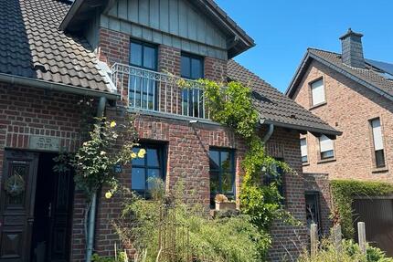 Haus Korschenbroich - 7 Zimmer, 271 m&sup2;, 795.000&euro; | Angebot:26940544