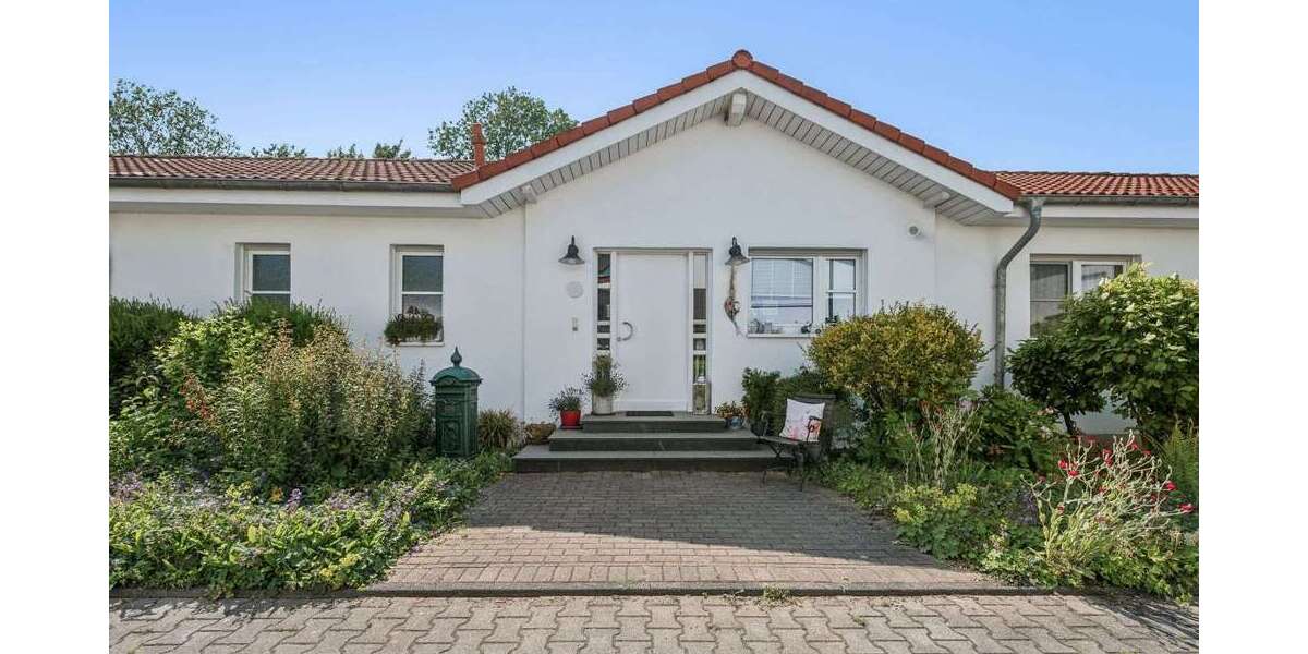 Haus zum Kaufen in Düsseldorf 699.000 € 144.69 m² 4 zimmer