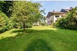 Großzügige 2 Familien-DHH mit Aufstockungs- und Anbaumöglichkeiten * ca. 1.848 m² parkähnlicher Grund mit Direktangre... 6 zimmer