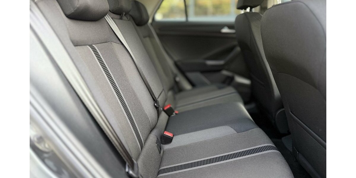 VW T-Roc R line / 4Motion / Keyless Go / PANO 53.000 km 24.590 &euro; Mönchengladbach 41066