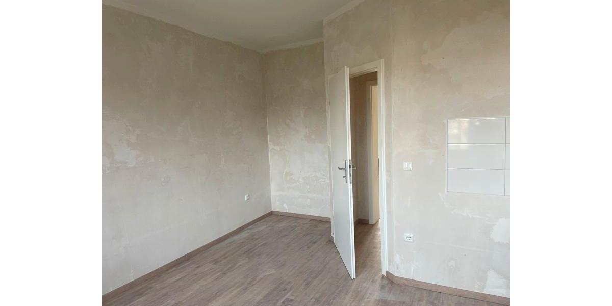 3-Zimmer-Wohnung im Dachgeschoss in Sanierungsphase 3 zimmer