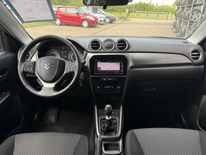 Suzuki Vitara 1.4 Comfort Hybrid +Navi+RCam+Sitzhzg+ 48.519 km 16.450 &euro; Meerbusch 40667