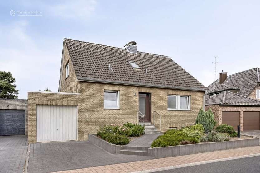 Haus zum Kaufen in Rommerskirchen Vanikum 285.000 € 94 m²