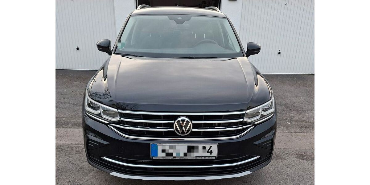 VW Tiguan 92.000 km 25.650 &euro; Düsseldorf 40227