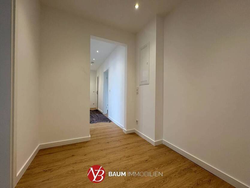 Umfassend sanierte 3-Zimmer-Wohnung mit Balkon in Düsseldorf-Niederkassel