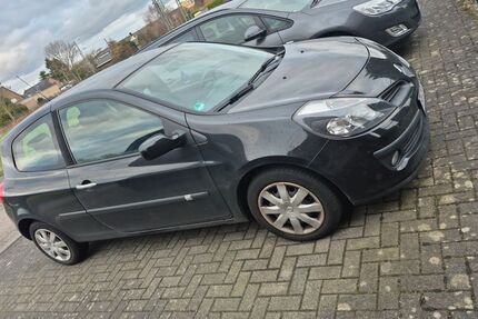 Renault Clio 110.000 km 3.200 &euro; Korschenbroich 41352