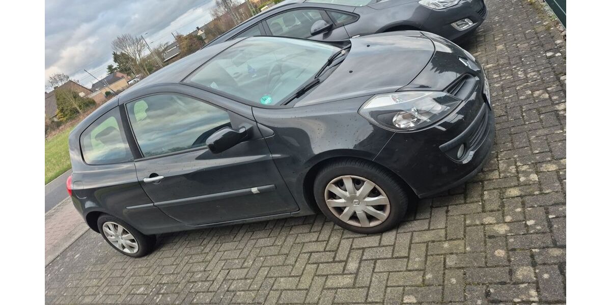 Renault Clio 110.000 km 3.200 &euro; Korschenbroich 41352