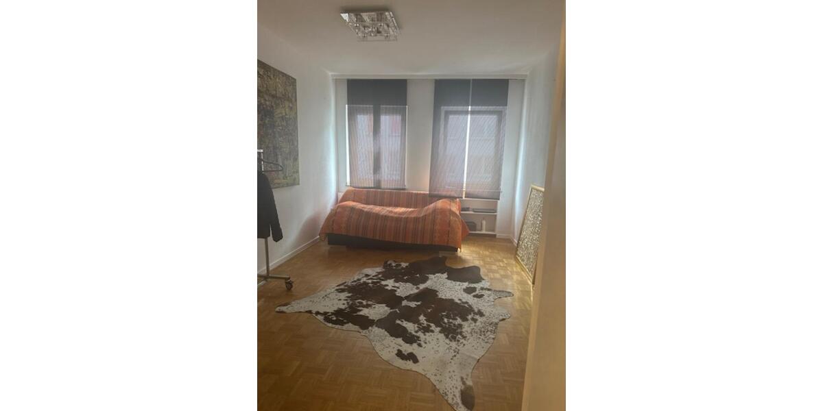 WG-Zimmer in Krefeld Zentrum – nur an Frau 1 zimmer