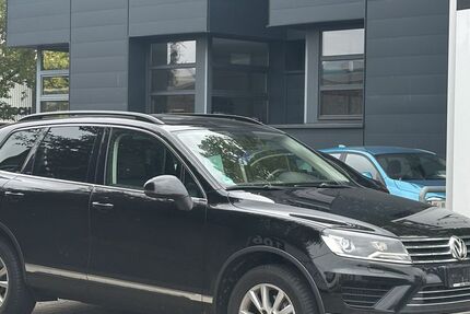 VW Touareg 165.035 km 16.950 € Krefeld 47805
