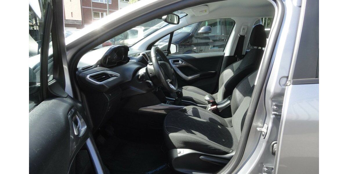 Peugeot 2008 Active 1,2 Klima SHZ PDC Allwetter 60.000 km 8.990 &euro; Neuss 41462