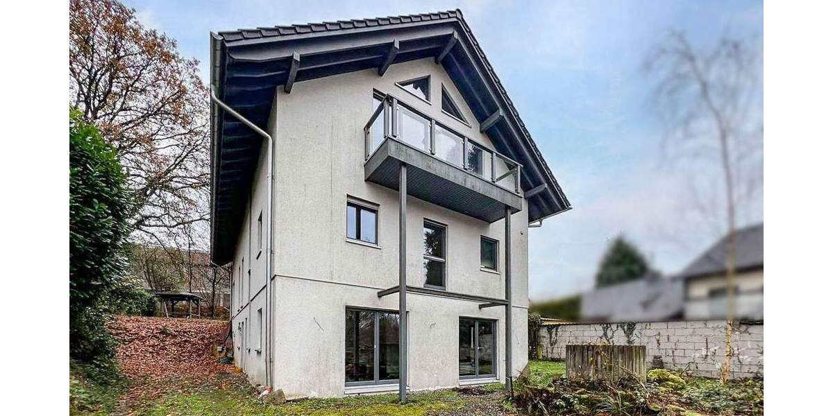 Architektonische Moderne trifft Energieeffizienz: flexibles Wohnen auf höchstem Niveau in Quettingen 8 zimmer
