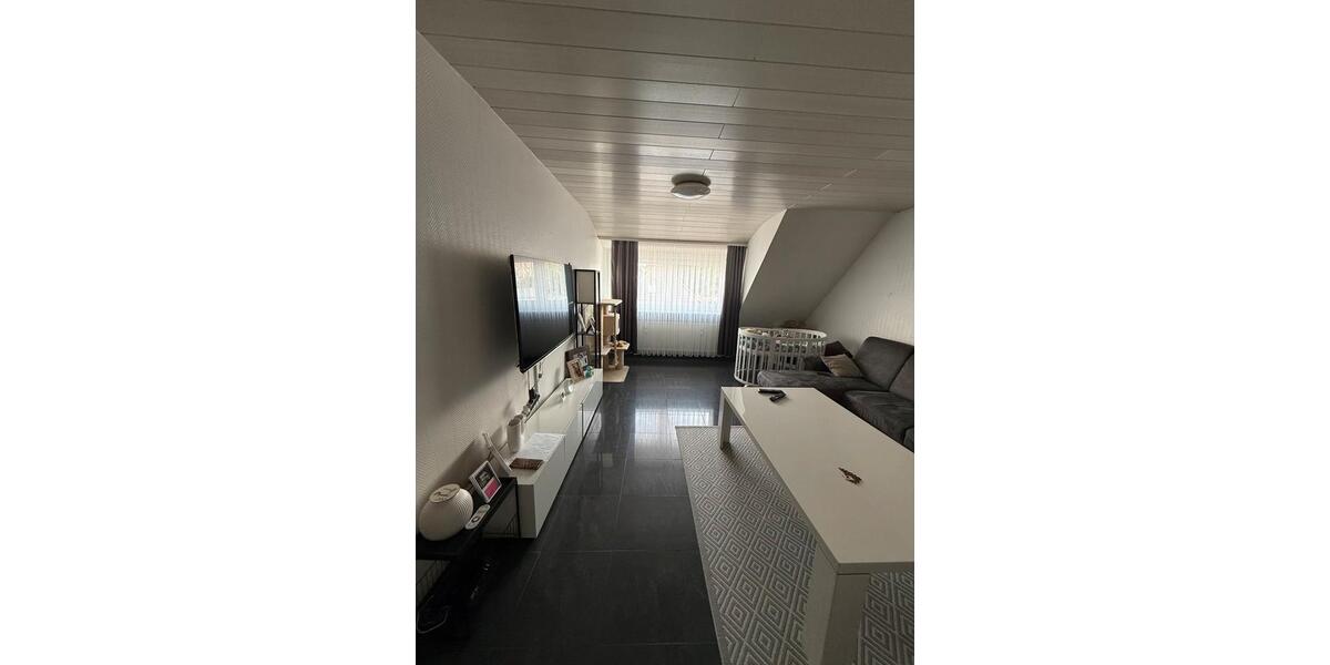 Dachgeschoßwohnung Remscheid Reinshagen - 3.5 Zimmer, 82 m&sup2;, 180.000&euro; | Angebot:26305537