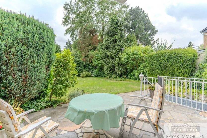 Gemütliches Familienhaus in Benrath mit Garten und Garage - Ihr neues Zuhause wartet!