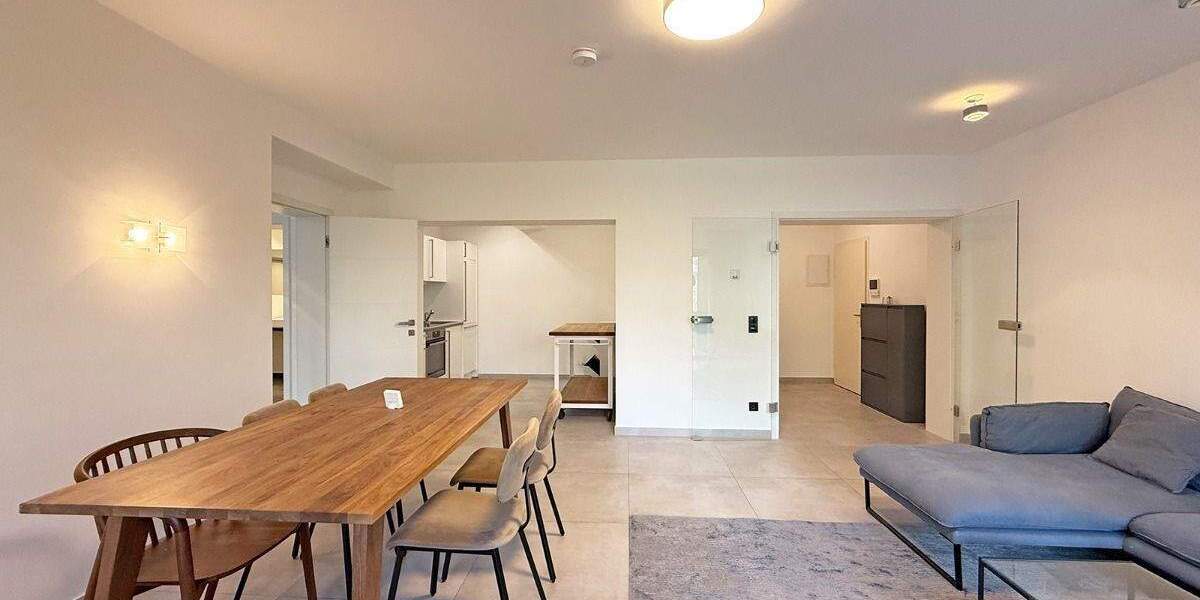 Etagenwohnung Düsseldorf Oberkassel - 2 Zimmer, 82 m&sup2;, 1.690&euro; | Angebot:25708278