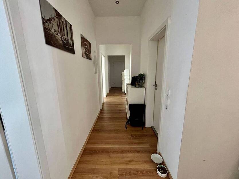 Moderne Eigentumswohnung mit stilvollem BadeZimmer und guter Raumaufteilung