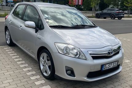 Toyota Auris 157.600 km 8.300 &euro; Düsseldorf 40599