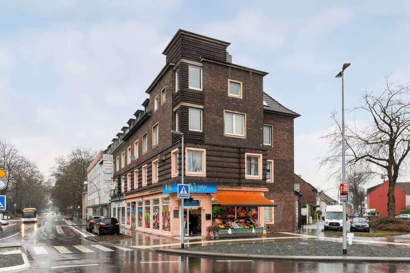 Haus zum Kaufen in Duisburg 750.000 € 647 m²
