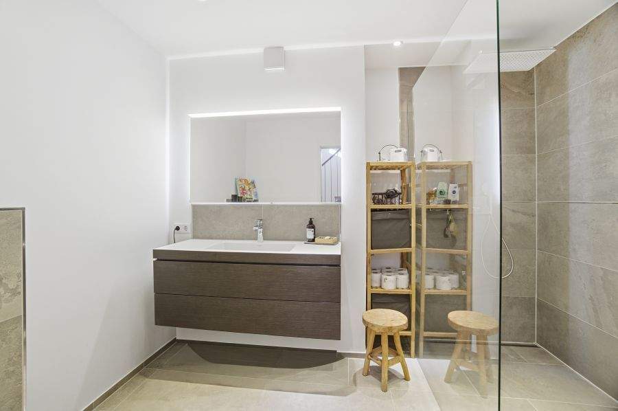 Etagenwohnung Düsseldorf Hassels - 2 Zimmer, 83 m&sup2;, 325.000&euro; | Angebot:24974732