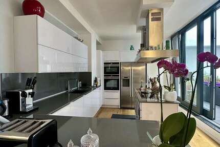 Wohnung zum Kaufen in Düsseldorf 1.550.000 € 219.38 m² 6 zimmer