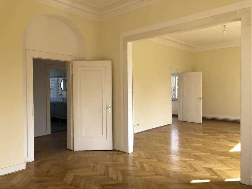 Wohnung zum Mieten in Moenchengladbach 1.290 € 193 m²