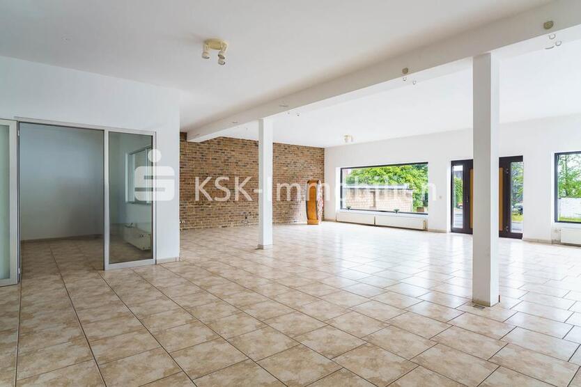 Schöne Ausstellungs-, Laden-, Büro- oder Lagerfläche in Bergheim-Quadrath-Ichendorf! zimmer