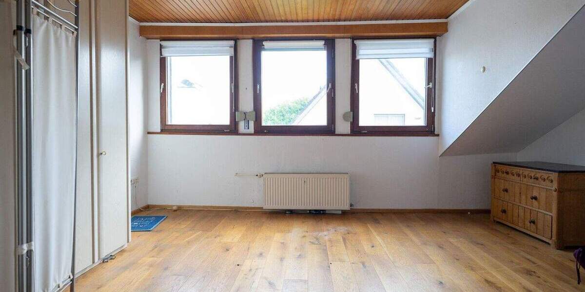 Traarer Wohnidylle: Zweifamilienhaus in ruhiger, unverbaubarer Feldrandlage 8 zimmer