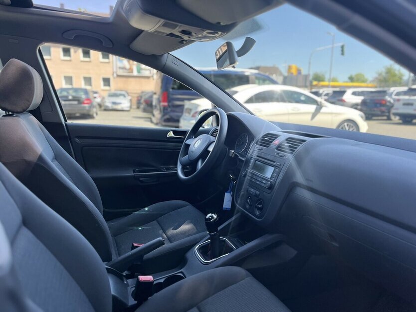 VW Golf Trendline / Klima / Schiebedach / ZV 185.000 km 2.490 € Mönchengladbach 41066