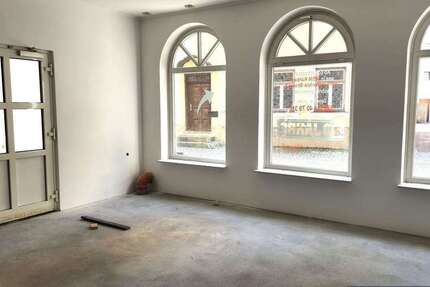Einzelhandel in Schrobenhausen 690 € 64 m²