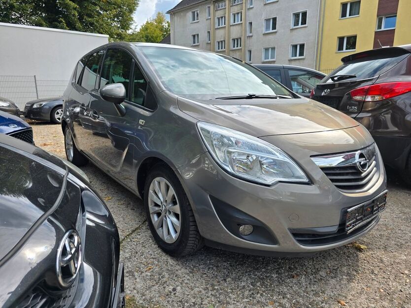 Opel Meriva 155.000 km 5.600 € Essen 45144