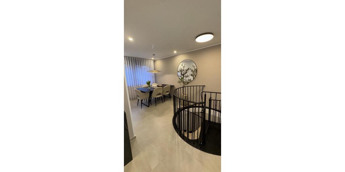 Luxus-Wohnung, kernsaniert, Garten & Smart Home 3 zimmer