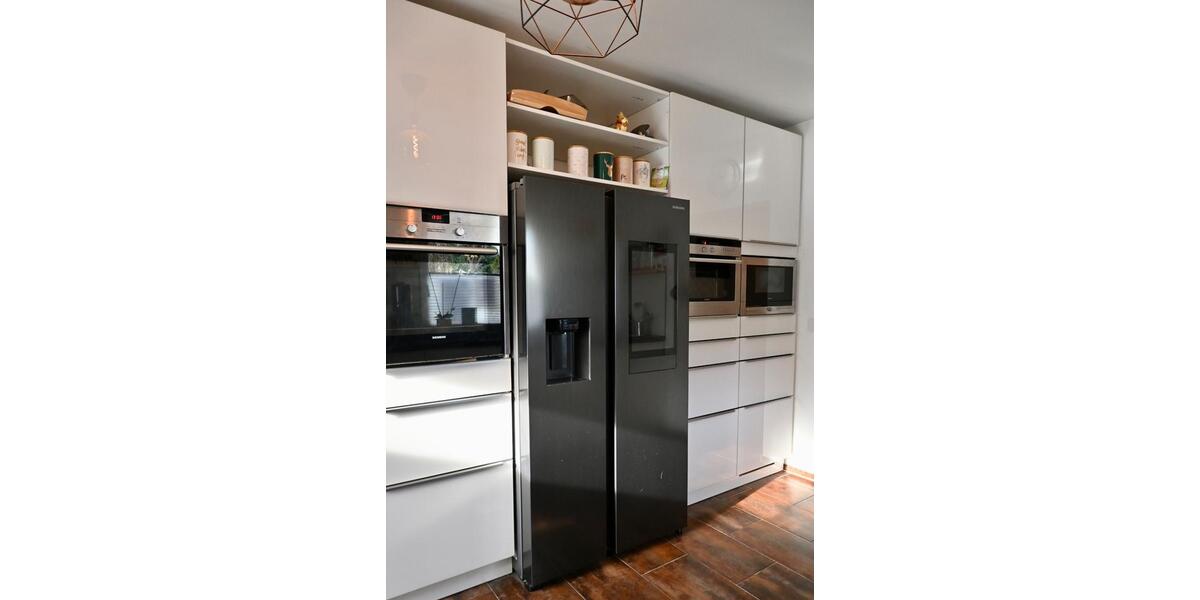 Einfamilienhaus mit Doppelgarage & PV-Anlage - provisionsfrei 3.5 zimmer