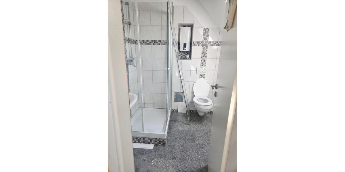 Dachgeschoßwohnung Neuss Augustinusviertel - 5 Zimmer, 100 m&sup2;, 1.150&euro; | Angebot:26231135