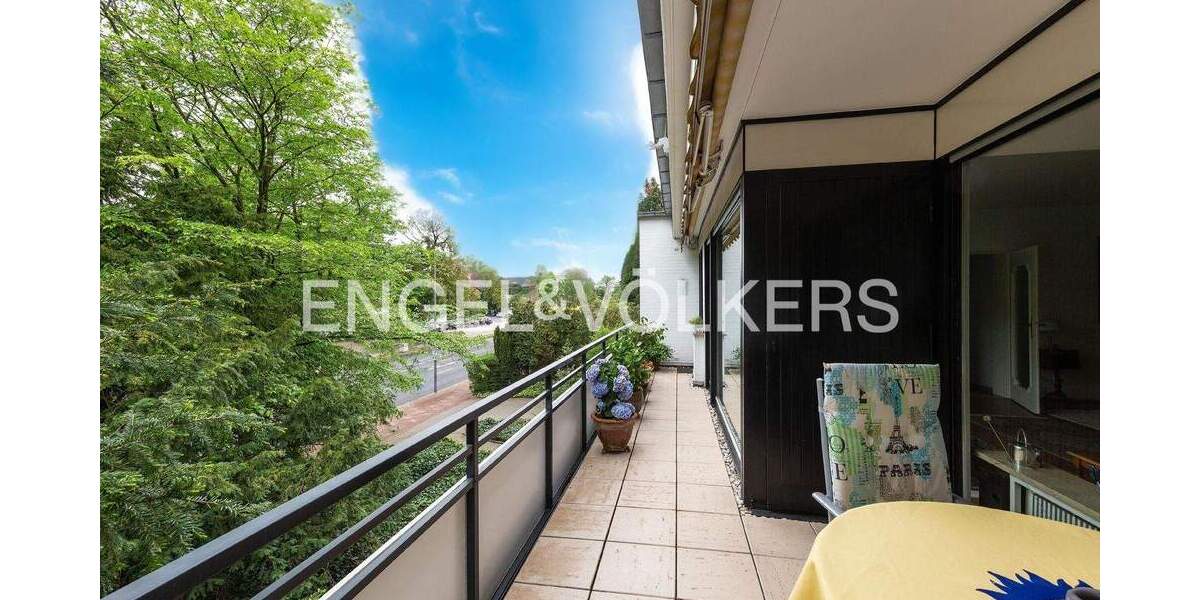 Einziehen und Wohlfühlen, zentral gelegen und direkt am Stadtwald 4 zimmer