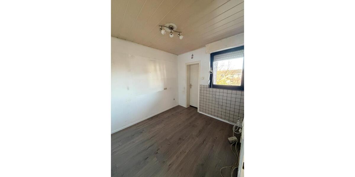 3-Zimmer-Wohnung mit Balkon, Garten & Keller in Kleinenbroich 3 zimmer