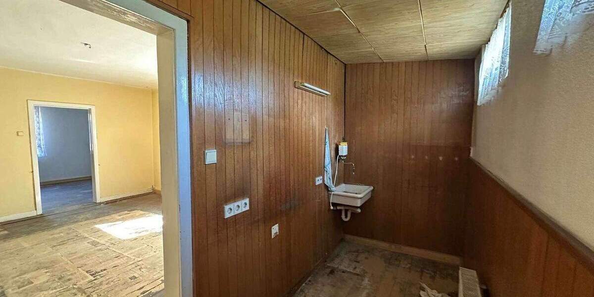 Grundstück mit Bestandsgebäude in Düsseldorf - Hassels 6 zimmer