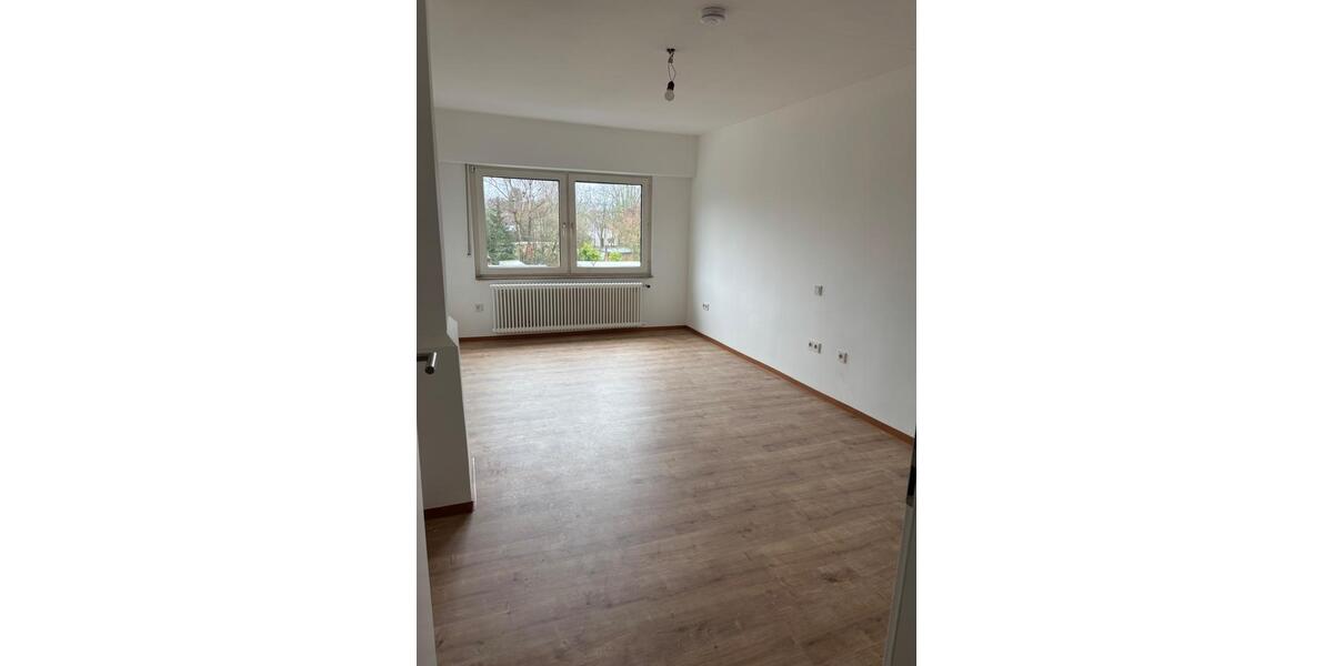 Reihenhaus Grevenbroich - 7 Zimmer, 170 m&sup2;, 1.700&euro; | Angebot:25647269