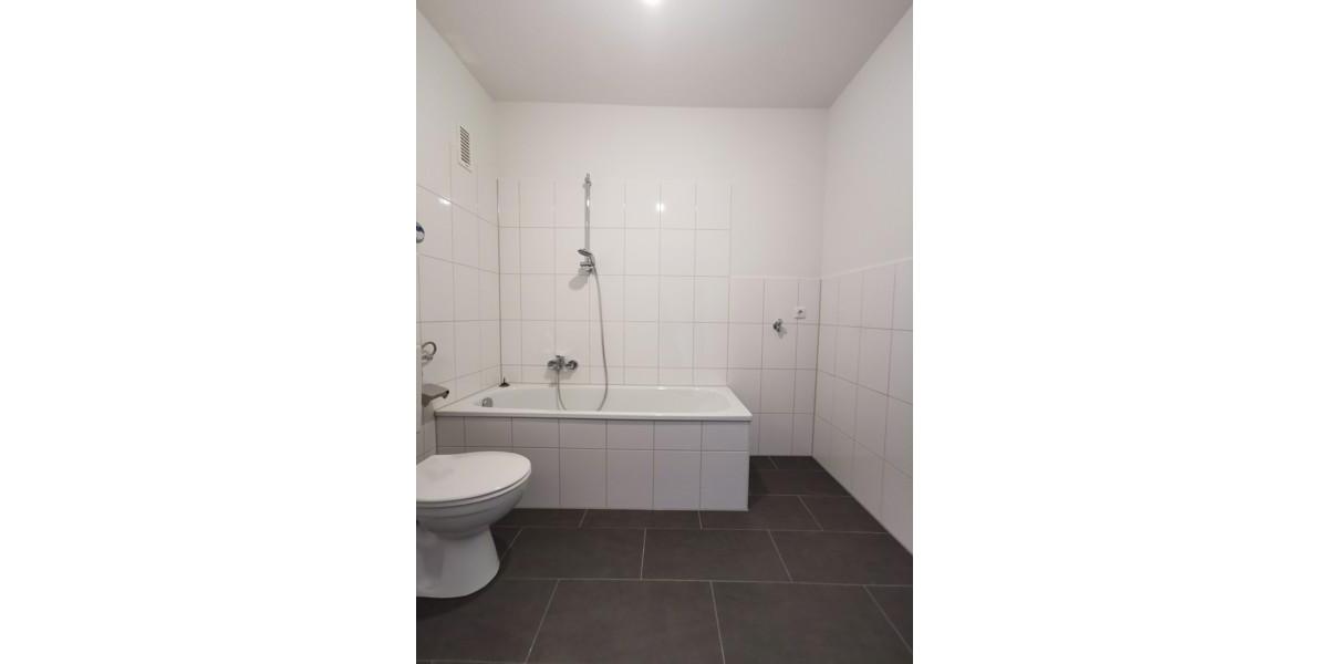 Frisch renovierte 2-Zi.-Whg. mit modernem Bad und Balkon 2 zimmer