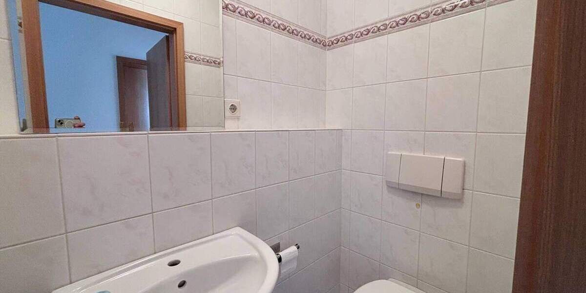 Hochwertige ETW mit Tiefgaragenstellplatz u. EBK in zentraler aber ruhiger Lage von Lev.-Schlebusch 3 zimmer