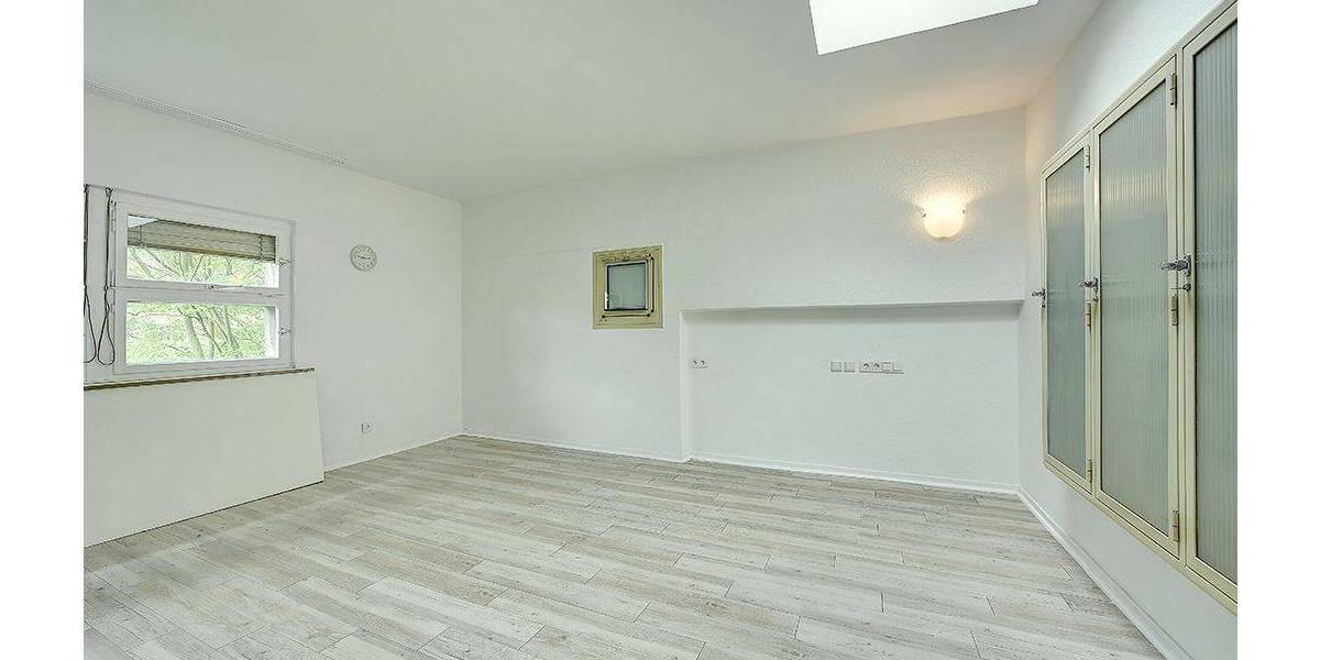 Tolles Baugrundstück mit großem Baufenster und Altbestand zimmer